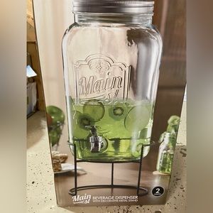 Beverage dispenser 2 gallon glass with stand